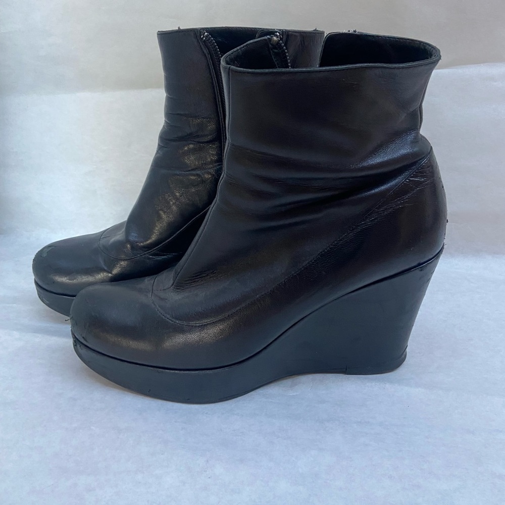 Marc Jacobs platformed leather boots black. Size 39. Used, in good condition.